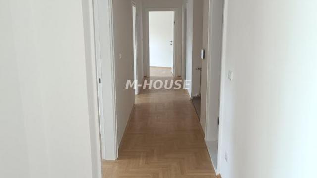 Stan, četvorosoban, Prodaja, 114m2, Centar, Gradska lokacija, Sombor
