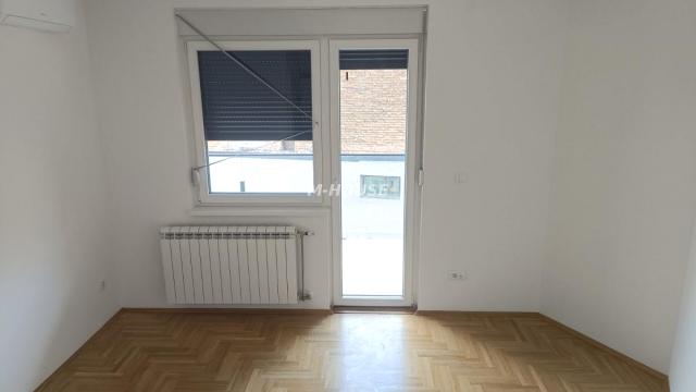Stan, četvorosoban, Prodaja, 114m2, Centar, Gradska lokacija, Sombor