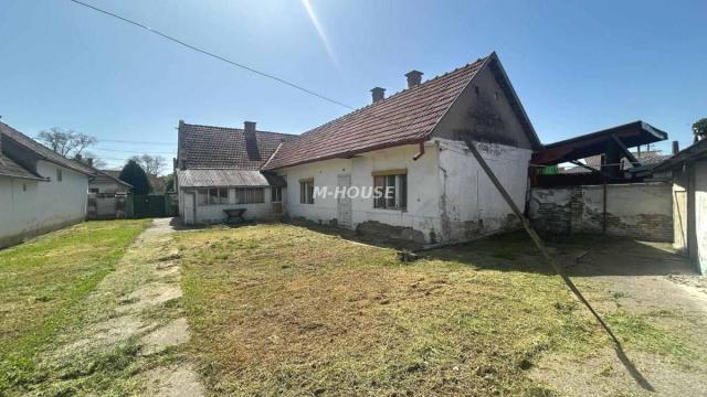 Kuća, Trosoban, Prodaja, 112m2, Logor, Gradska lokacija, Sombor