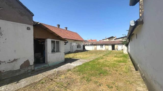 Kuća, Trosoban, Prodaja, 112m2, Logor, Gradska lokacija, Sombor