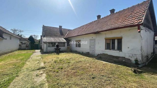 Kuća, Trosoban, Prodaja, 112m2, Logor, Gradska lokacija, Sombor