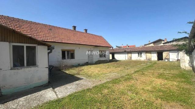 Kuća, Trosoban, Prodaja, 112m2, Logor, Gradska lokacija, Sombor