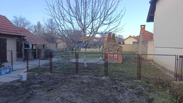 Kuća, Trosoban, Prodaja, 90m2, Gradska lokacija, Partizanska