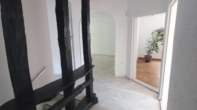 Stan, Izdavanje, 280m2, Neimar, Vračar, Đorđa Vajferta