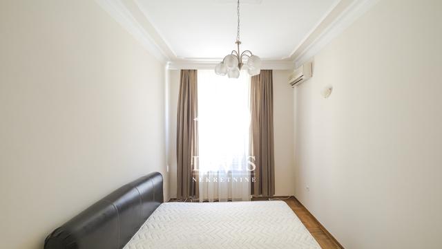 Kuća, Petosoban i veći, Izdavanje, 448m2, Malog Radojice