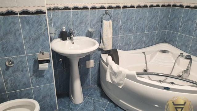 Stan, četvorosoban, Izdavanje, 132m2, Hotel M, Voždovac, Bulevar Oslobođenja