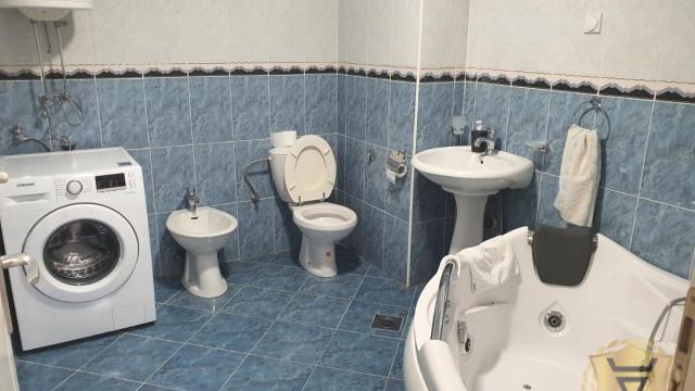 Stan, četvorosoban, Izdavanje, 132m2, Hotel M, Voždovac, Bulevar Oslobođenja