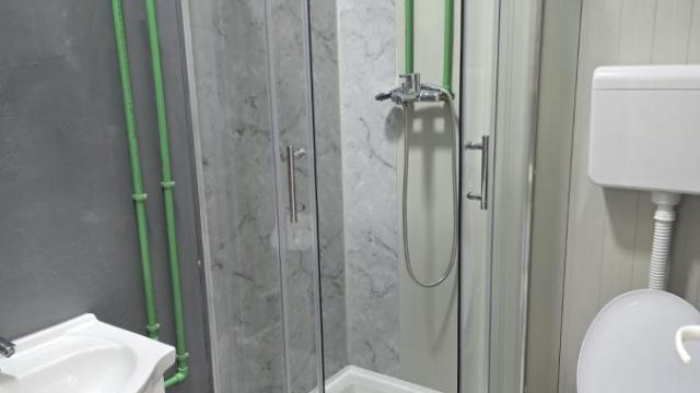 Kuća, Izdavanje, 300m2, Radiofar, Surčin, Beograd