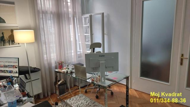 Stan, četvoroiposoban, Izdavanje, 110m2, Studentski trg, Stari grad, Studentski trg