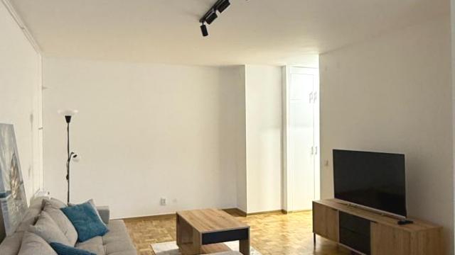 Stan, Trosoban, Izdavanje, 70m2, Blok 71, Novi Beograd, Ivana Ribara