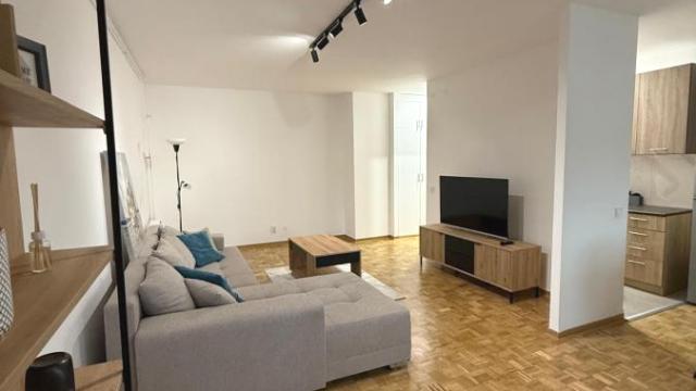 Stan, Trosoban, Izdavanje, 70m2, Blok 71, Novi Beograd, Ivana Ribara