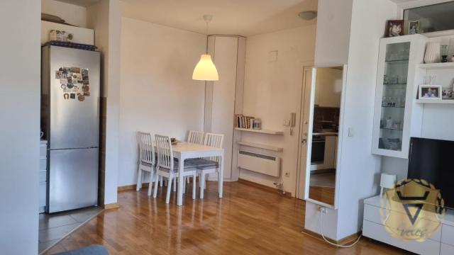 Stan, Dvoiposoban, Izdavanje, 55m2, Crveni krst, Vračar, Vojislava Ilica