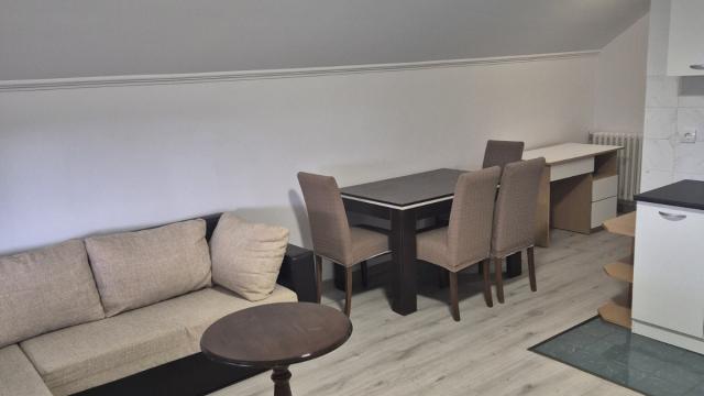 Kuća, Petosoban, Prodaja, 160m2, Batajnica, Zemun, Novosadska 32