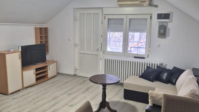 Kuća, Petosoban, Prodaja, 160m2, Batajnica, Zemun, Novosadska 32
