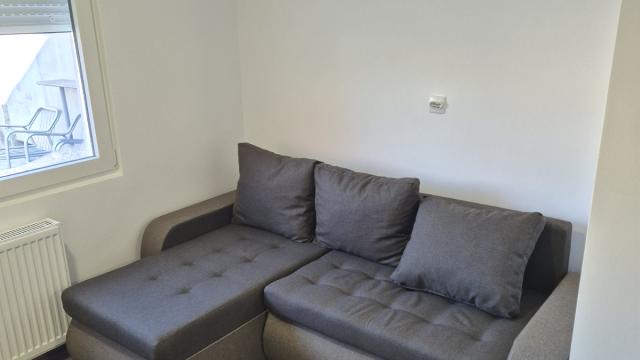 Kuća, Petosoban, Prodaja, 160m2, Batajnica, Zemun, Novosadska 32