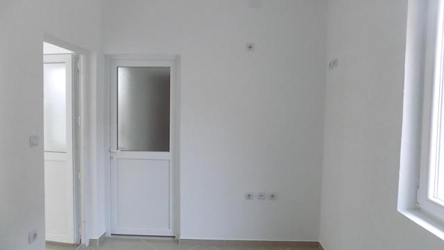 Poslovni prostor, Izdavanje, 100m2, Gloždak, Gradska lokacija, Paraćin