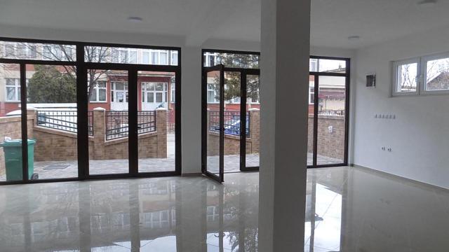 Poslovni prostor, Izdavanje, 100m2, Gloždak, Gradska lokacija, Paraćin