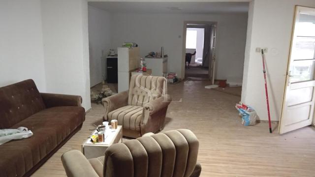 Kuća, Trosoban, Prodaja, 175m2, Doroslovo, Okolno mesto, Sombor