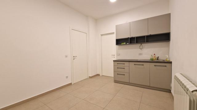 Poslovni prostor, Dvosoban, Izdavanje, 58m2, Novopazarska