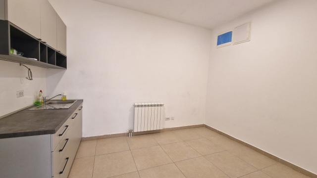 Poslovni prostor, Dvosoban, Izdavanje, 58m2, Novopazarska