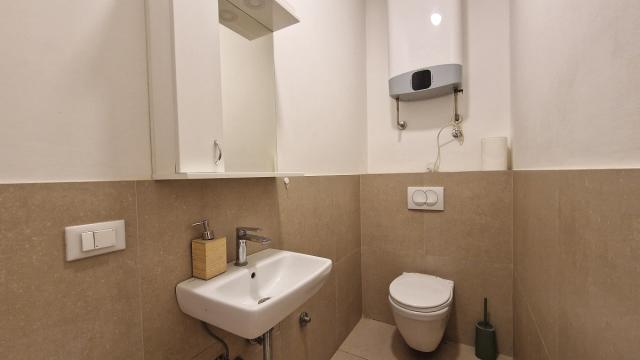 Poslovni prostor, Dvosoban, Izdavanje, 58m2, Novopazarska