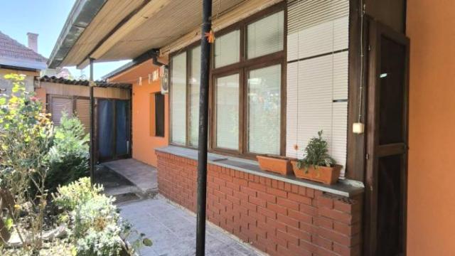Kuća, četvorosoban, Prodaja, 80m2, Gradska lokacija, Ćuprija