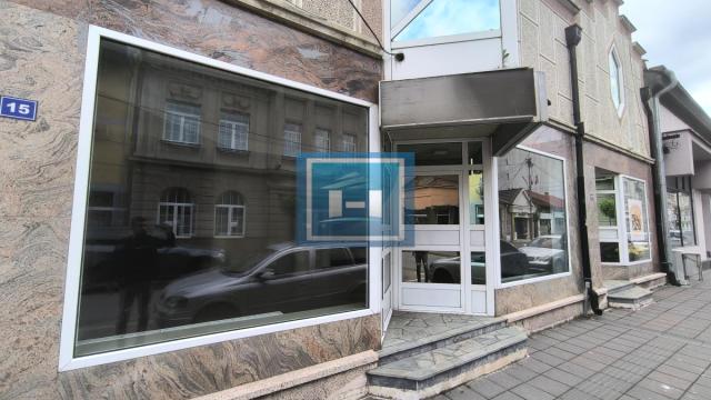 Poslovni prostor, Izdavanje, 273m2, Centar, Gradska lokacija, Ćuprija
