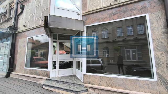 Poslovni prostor, Izdavanje, 273m2, Centar, Gradska lokacija, Ćuprija