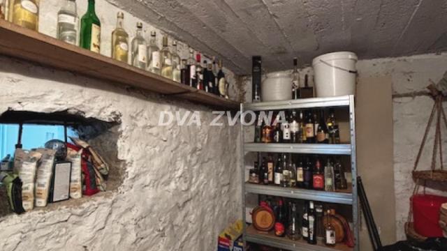 Kuća, Prodaja, 210m2, Čortanovci, Okolno mesto, Indjija