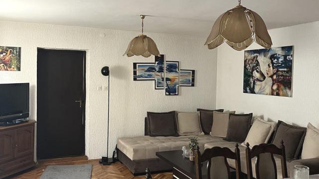 Kuća, Trosoban, Prodaja, 126m2, Stara Bežanija