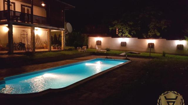 Kuća, Trosoban, Prodaja, 205m2, Arnajevo, Barajevo, Vodice