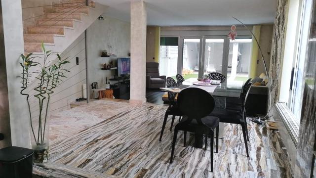 Kuća, četvorosoban, Prodaja, 209m2, Rakovička