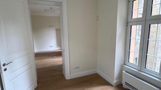 Stan, Petosoban, Izdavanje, 145m2, Centar, Stari grad, Kosovska