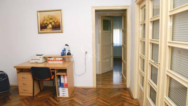 Stan, četvorosoban, Prodaja, 147m2, Centar, Gradska lokacija, Sombor