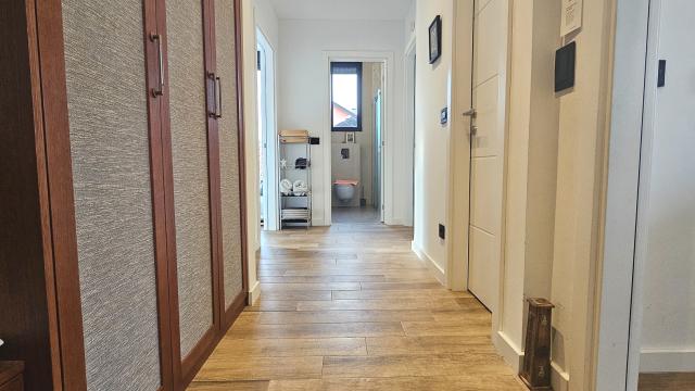 Stan, četvorosoban, Izdavanje, 93m2, Preradovićeva