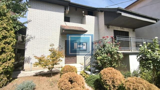 Kuća, Izdavanje, 84m2, Centar, Gradska lokacija, Ćuprija