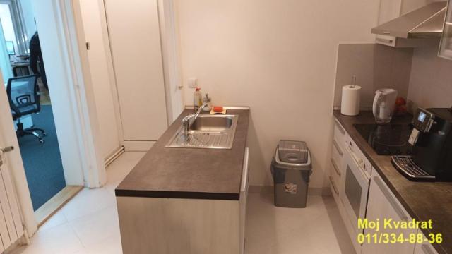 Stan, četvoroiposoban, Izdavanje, 110m2, Studentski trg, Stari grad, Studentski trg