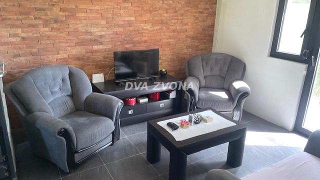 Kuća, Petosoban, Prodaja, 74m2, Maradik, Okolno mesto, Indjija