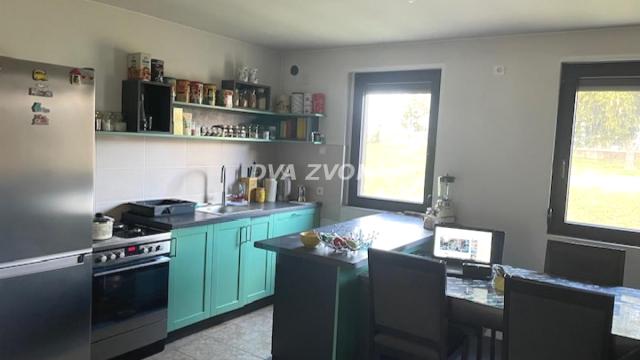 Kuća, Petosoban, Prodaja, 74m2, Maradik, Okolno mesto, Indjija