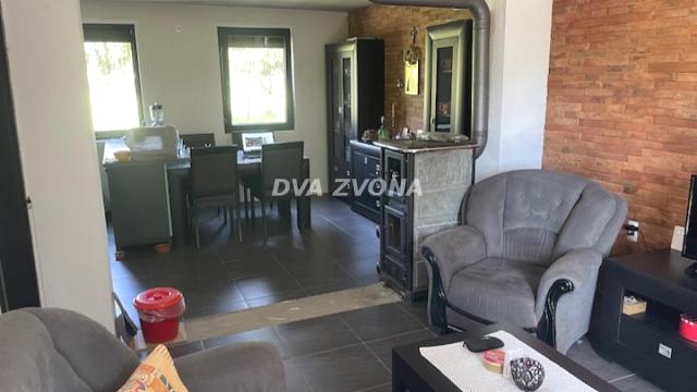Kuća, Petosoban, Prodaja, 74m2, Maradik, Okolno mesto, Indjija