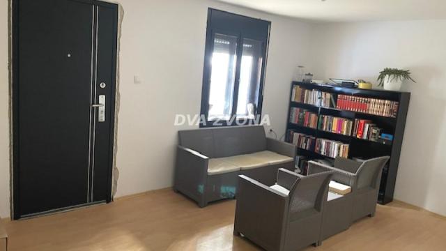 Kuća, Petosoban, Prodaja, 74m2, Maradik, Okolno mesto, Indjija