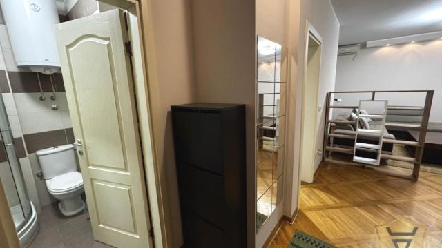 Stan, četvorosoban, Izdavanje, 85m2, Čubura, Vračar, Šumatovačka
