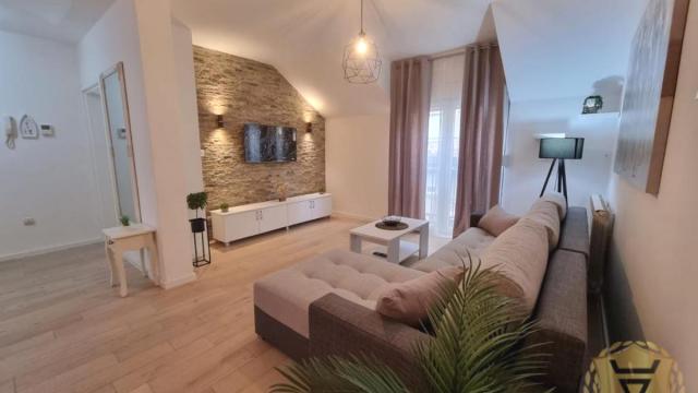 Stan, Dvosoban, Izdavanje, 50m2, Južni bulevar, Vračar, Vardarska
