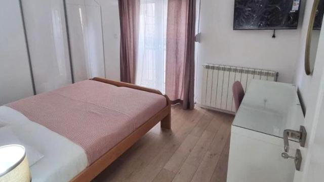 Stan, Dvosoban, Izdavanje, 50m2, Južni bulevar, Vračar, Vardarska