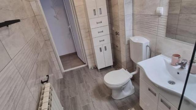 Stan, Dvosoban, Izdavanje, 50m2, Južni bulevar, Vračar, Vardarska