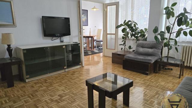 Stan, četvorosoban, Izdavanje, 94m2, YUBC, Novi Beograd, Bulevar Mihajla Pupina