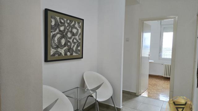 Stan, četvorosoban, Izdavanje, 94m2, YUBC, Novi Beograd, Bulevar Mihajla Pupina