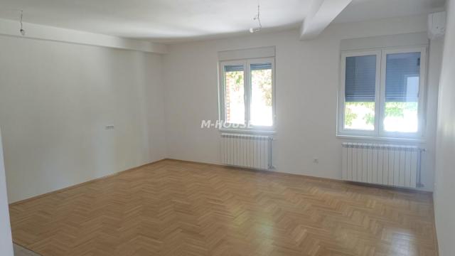 Stan, Dvosoban, Prodaja, 72m2, Centar, Gradska lokacija, Sombor
