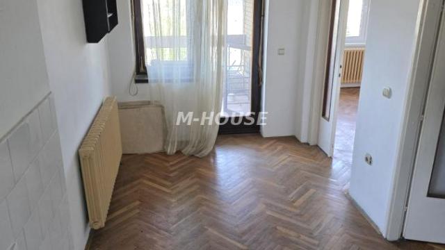 Stan, Dvosoban, Izdavanje, 69m2, Selenča, Gradska lokacija, Sombor