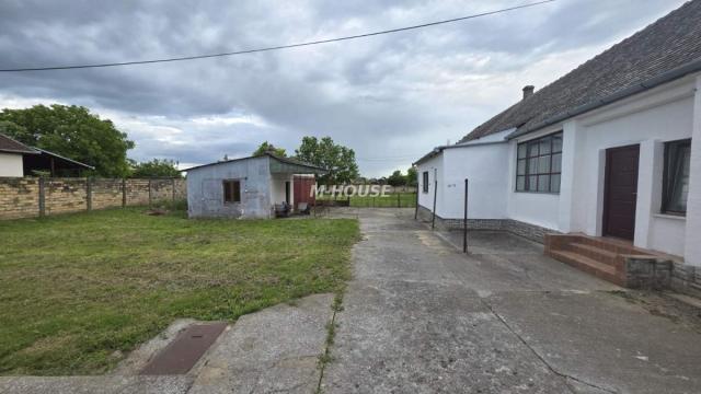 Kuća, četvorosoban, Prodaja, 161m2, Stapar, Okolno mesto, Sombor